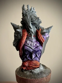 Starting to add the first sketchy texture marks to differentiate materials on the Spooky Lady.
