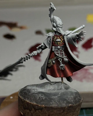 A little bit of green for his pouches, a little bit of yellow for his t-shirt. Really the perfect set of colours for a painter with partial _red-green colour blindness_ who has self-imposed smooth blending on himself.