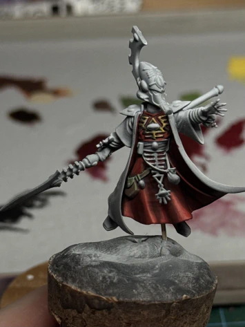 A little bit of green for his pouches, a little bit of yellow for his t-shirt. Really the perfect set of colours for a painter with partial _red-green colour blindness_ who has self-imposed smooth blending on himself.