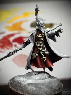 It’s not exactly shiny yet, but I think the ‘metallic’ area at least looks like it’s reflecting light a little differently from the ‘cloth’.
