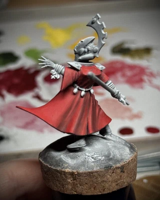 _Rear_ view of the same lil guy showing the folds in his flappy red cape/overcoat. Definitely more blending needed, but shadow and highlights are now picked out in Actual Colour.
