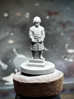 It’s the tiniest little Tyrion Lannister you ever did see!
