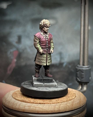 Someone has clearly spilled a whole can of oil all over this little step in King’s Landing. No wonder he looks dour.