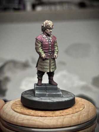 A generally much softer and less contrasty greyscale replaces the big black blotch on the steps of the mini. It’s not particularly interesting, but that’s ultimately the point, it shouldn’t actually draw the eye. It still may or may not actually look like a cast shadow 🤷‍♂️.