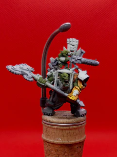 Starting to enyellow one of the mini’s arms, mainly using reds and oranges 🤷‍♂️. The photo is 10x clearer than normal in its new light box! Worryingly, defect-exposingly, clear… oh no
